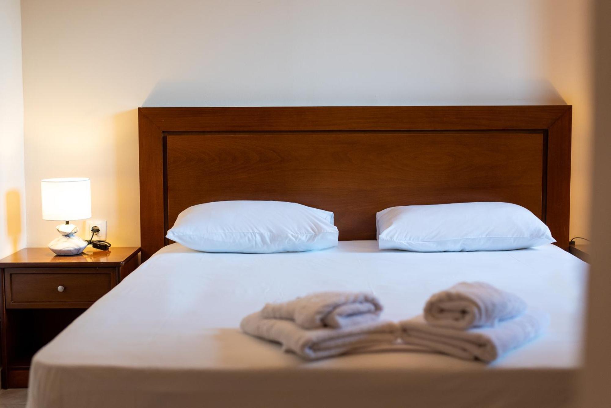 Stone Palace Hotel Near Athen'S Airport Free Shuttle From And To Athen'S Airport Spáta Eksteriør billede