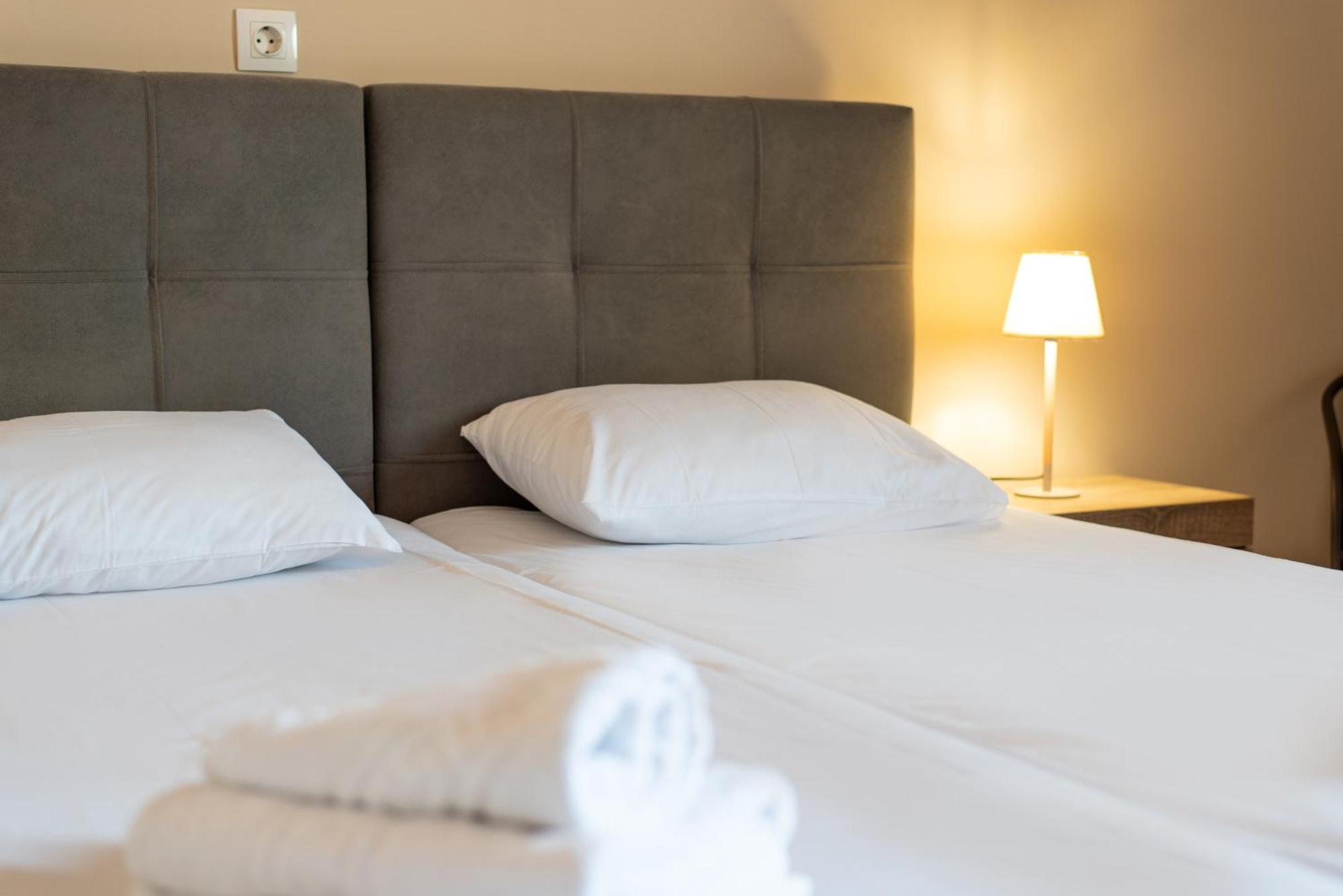 Stone Palace Hotel Near Athen'S Airport Free Shuttle From And To Athen'S Airport Spáta Eksteriør billede