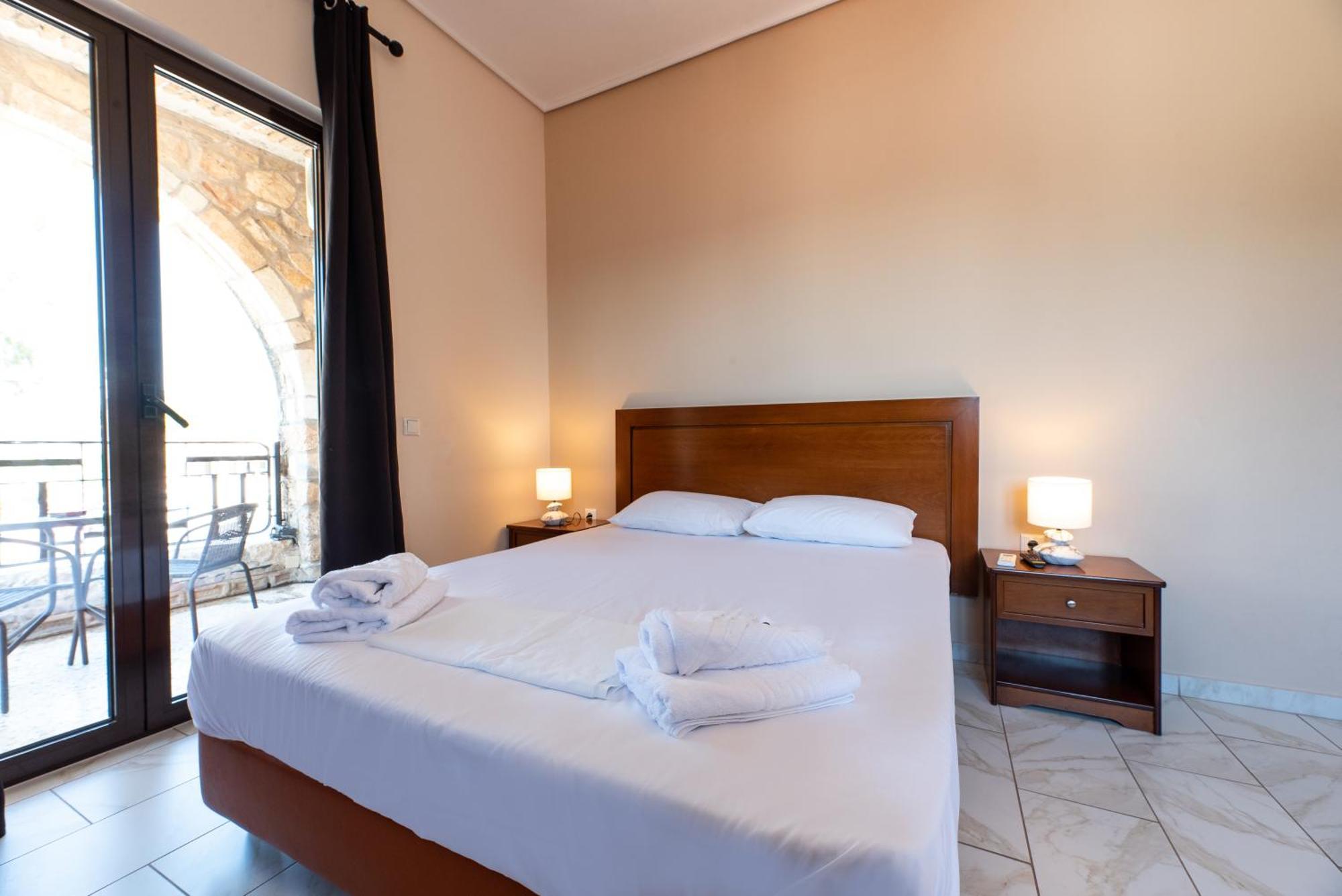 Stone Palace Hotel Near Athen'S Airport Free Shuttle From And To Athen'S Airport Spáta Eksteriør billede