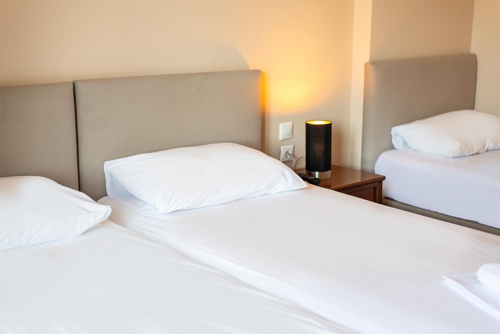 Stone Palace Hotel Near Athen'S Airport Free Shuttle From And To Athen'S Airport Spáta Eksteriør billede