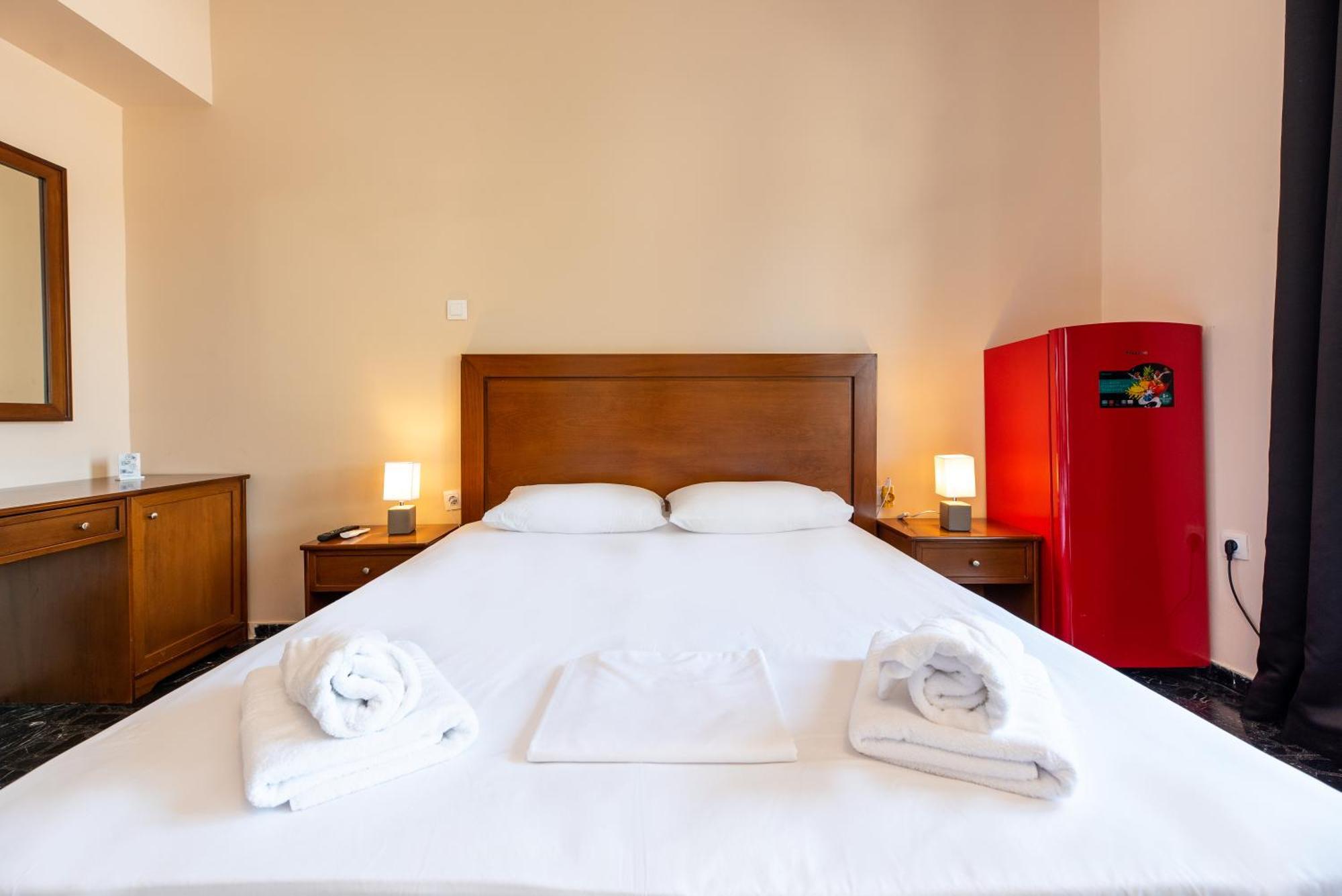 Stone Palace Hotel Near Athen'S Airport Free Shuttle From And To Athen'S Airport Spáta Eksteriør billede