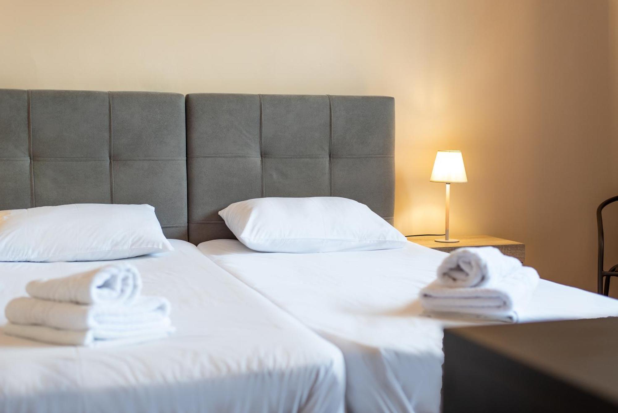 Stone Palace Hotel Near Athen'S Airport Free Shuttle From And To Athen'S Airport Spáta Eksteriør billede