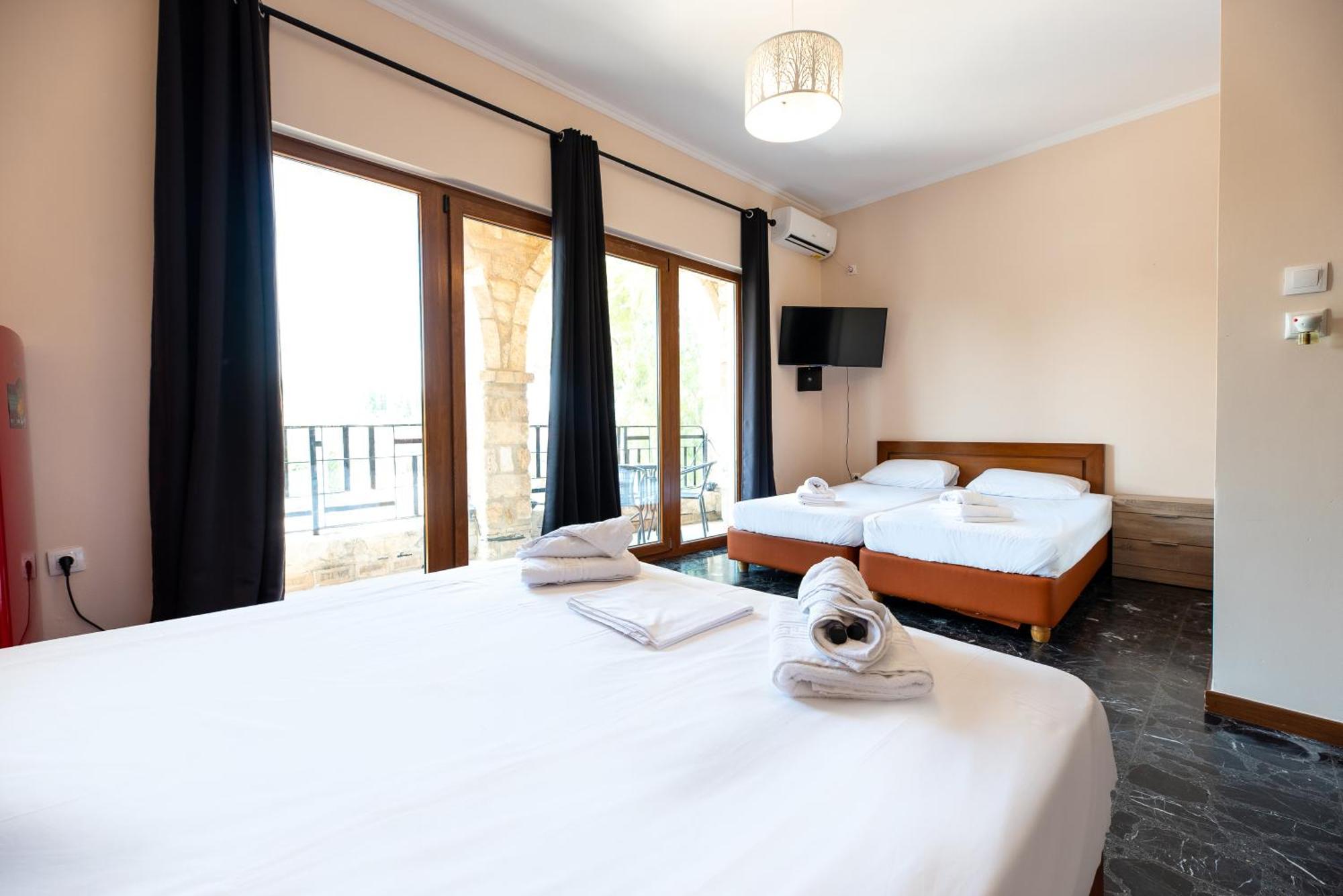 Stone Palace Hotel Near Athen'S Airport Free Shuttle From And To Athen'S Airport Spáta Eksteriør billede